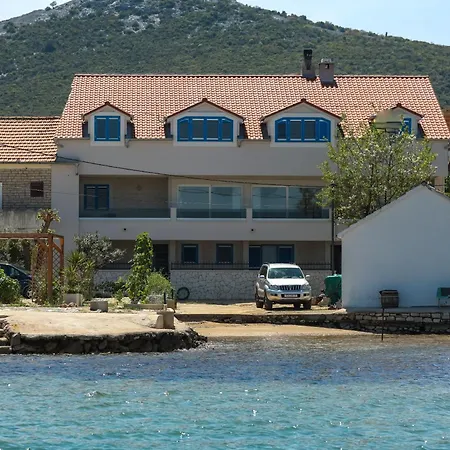 Appartement Carlo *