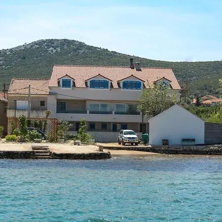 Carlo Appartement Mrljane